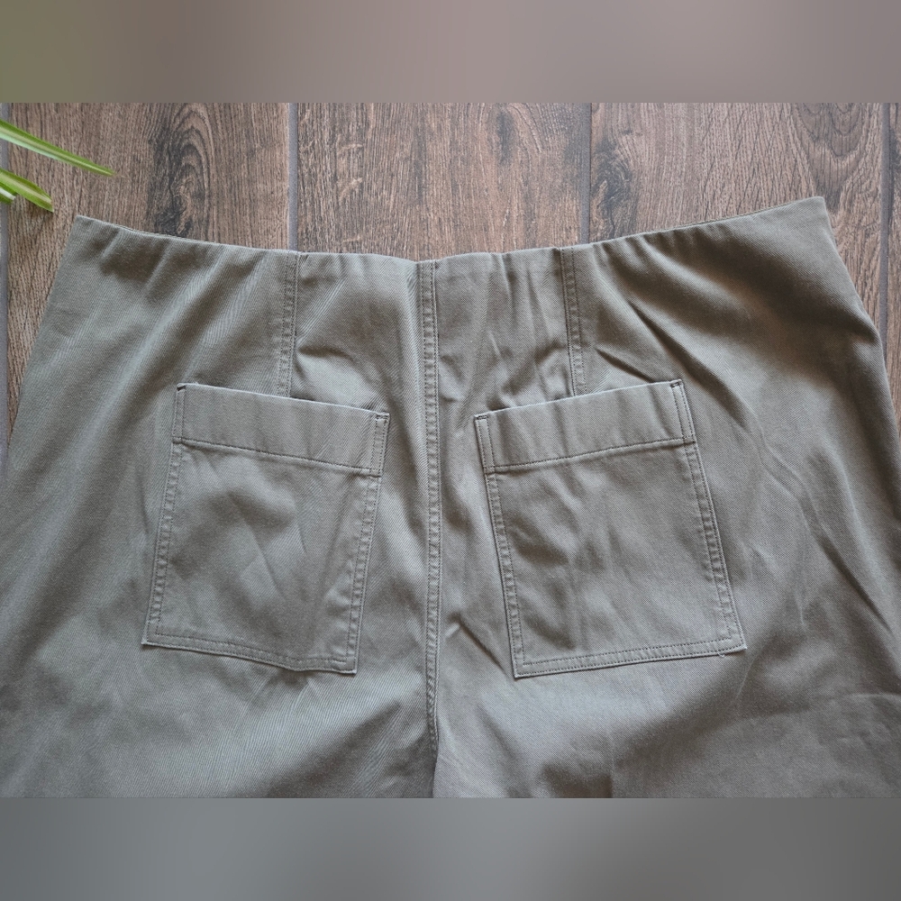 NWT Spanx Stretch Twill Cropped Wide Leg Pants in Sage Green 3X - Picture 10 of 16
